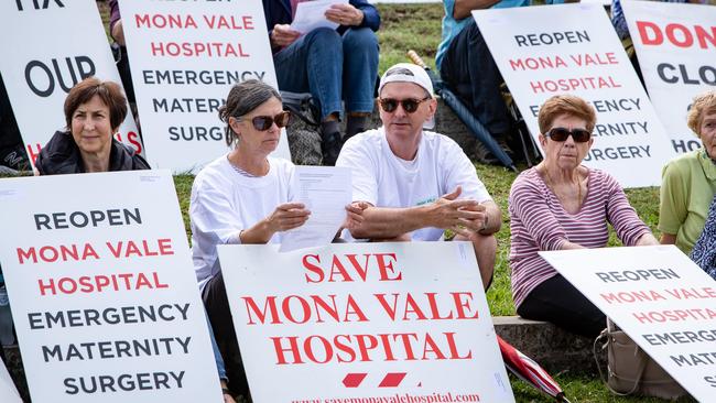 Pictures from the Save Mona Vale Hospital campaigners pre-election rally at Mona Vale Village on 16th March 2019. (AAP Image / Julian Andrews).