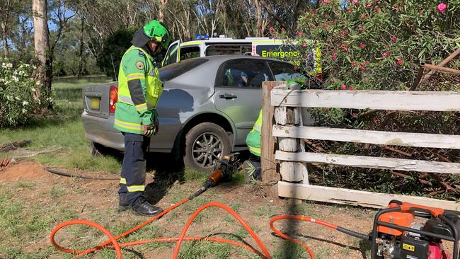 Driver crashed car in property fence in Dubbo. Photo: VRA