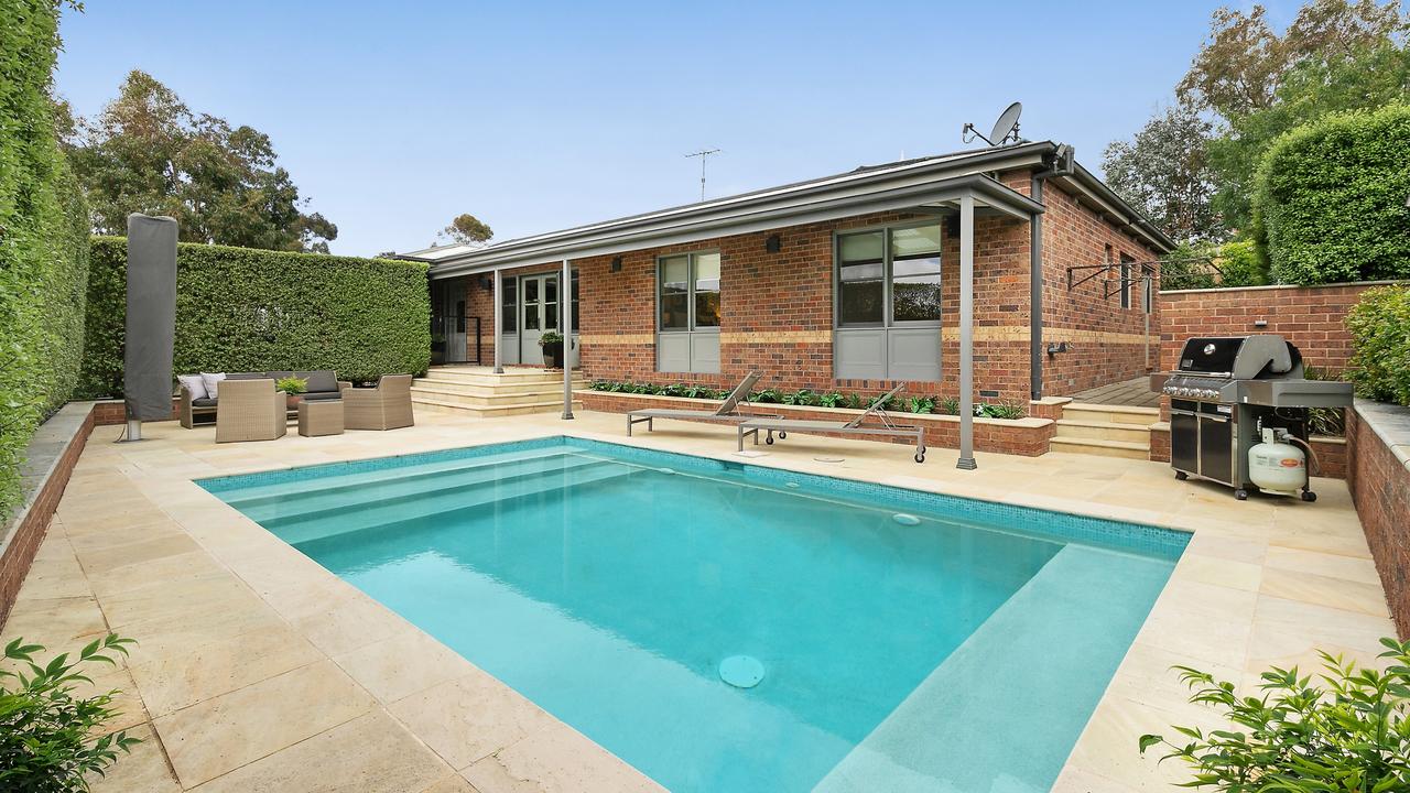 Highton home near Buckley Falls precinct sells $100k above expectation ...