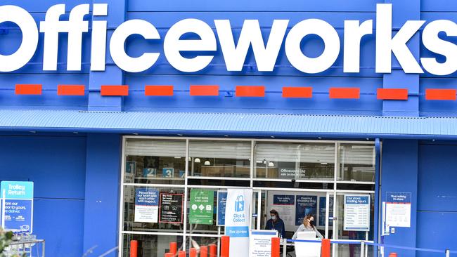 Flybuys points will be able to be collected at the more than 350 Bunnings Warehouses and 170 Officeworks stores across the country. Picture: NCA NewsWire / Flavio Brancaleone