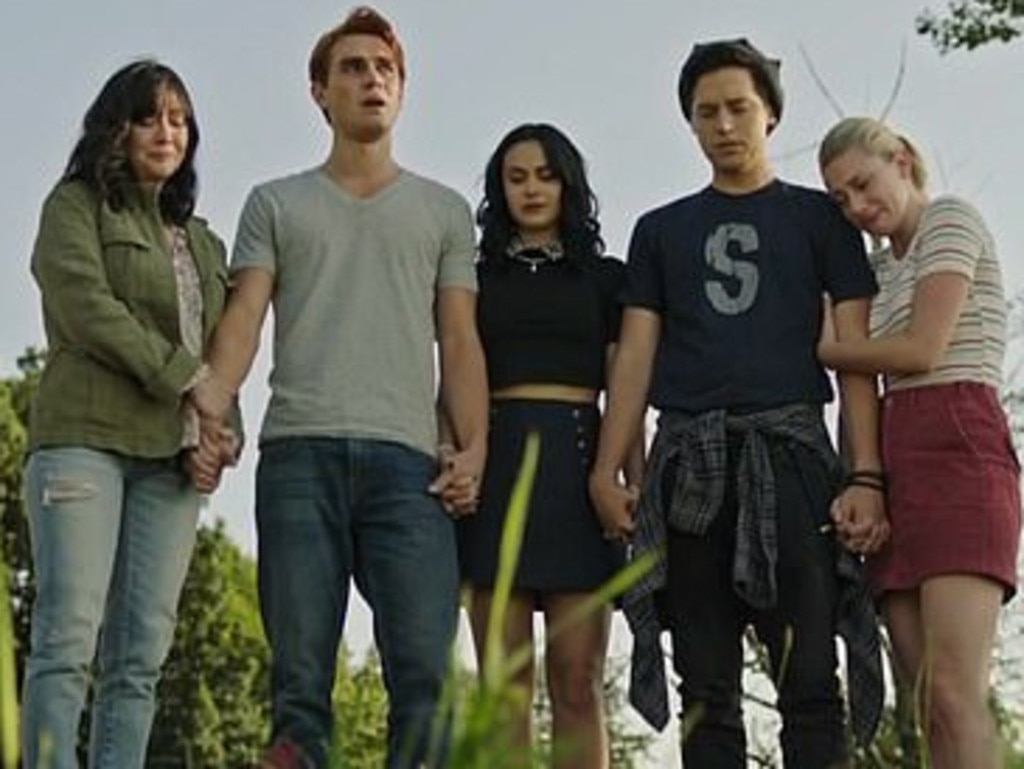 Shannen Doherty appears in Riverdale as the cast farewell Luke Perry, her 90210 co-star. Picture: CW