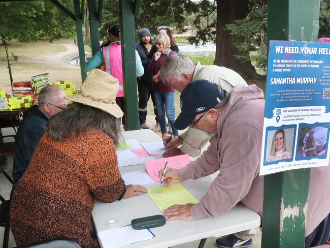 Volunteers sign up at Saturday’s community-led search for missing Ballarat woman Samantha Murphy Picture: NCA NewsWire / David Crosling