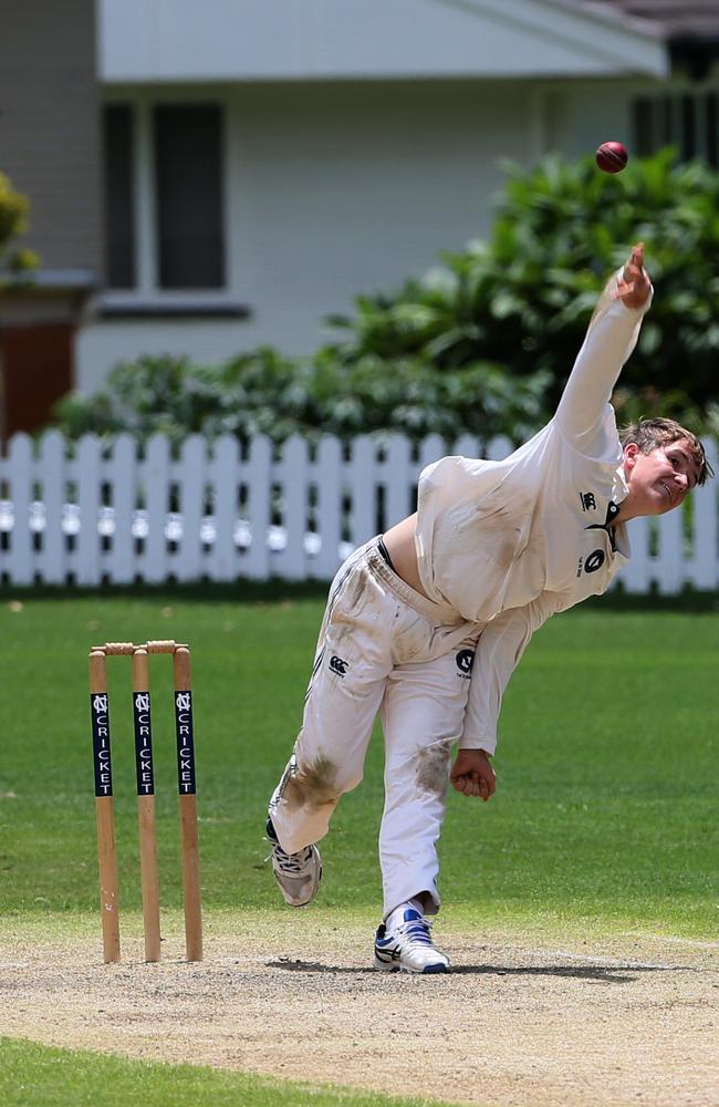 Connor McMillan when he was playing First XI cricket for BSHS in 2020. (AAP Image – Richard Waugh)