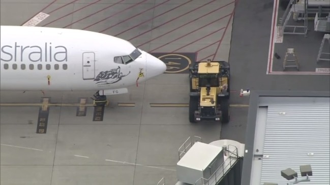 Perth Airport blocks Virgin Australia planes from moving (7 News)