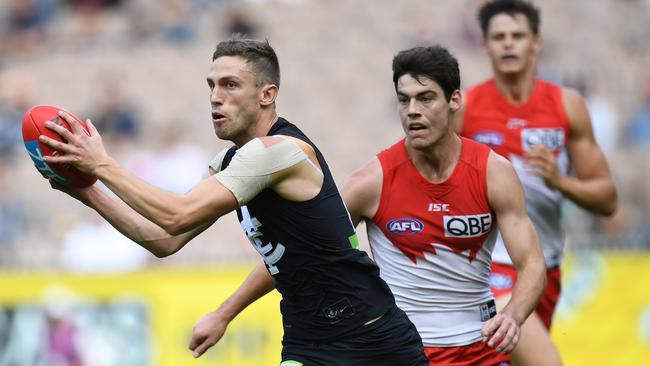 Billie Smedts playing for Carlton. (AAP Image/Julian Smith)