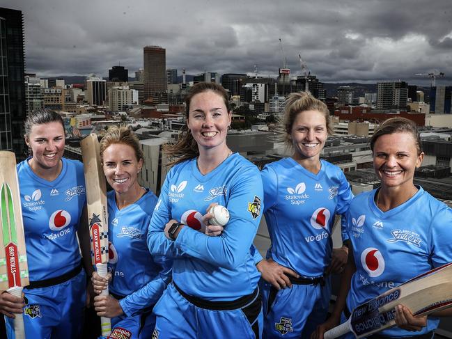 CRICKET – The WBBL Adelaide Strikers return home for a big weekend of cricket with matches being played at Karen Rolton Oval Saturday and Sunday. (L-R) Tahlia McGrath, Lauren Winfield, Amanda-Jade Wellington, Bridget Patterson and Suzie Bates. Standing on the roof of the Sahmri building. Picture SARAH REED