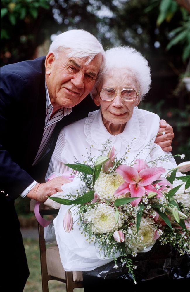 Lou Richards with his mother Irene Mitchell for Mother’s Day in 1997.