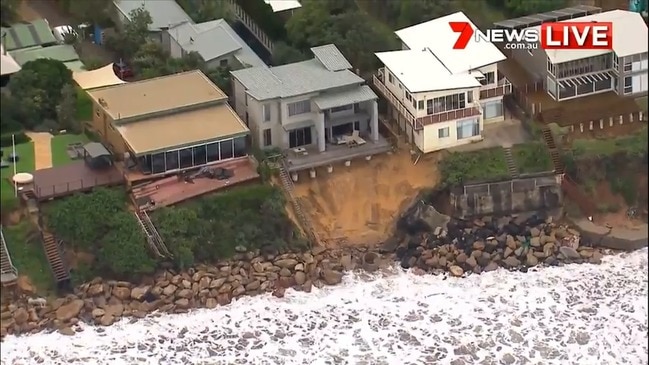 Wamberal Beach properties damaged by erosion (7 News)