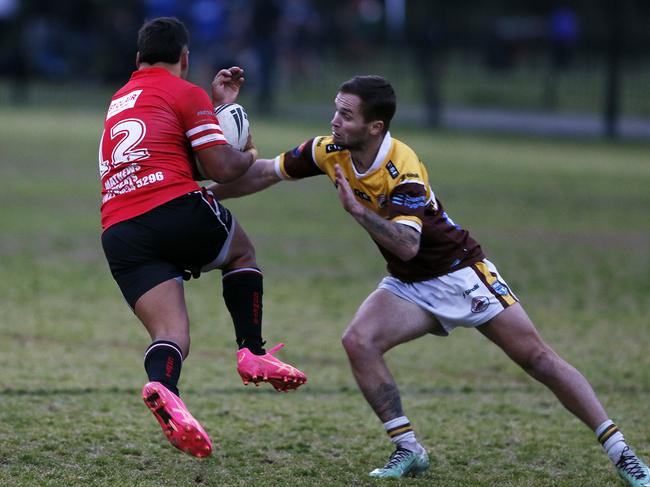 Kobe King takes on the Cambo defence. Photographer: Warren Gannon Photography