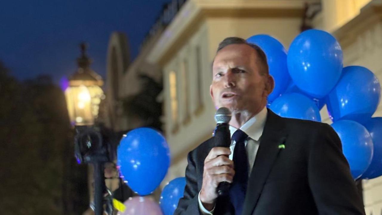 Abbott addresses hundreds, slams Greens at anti-abortion rally