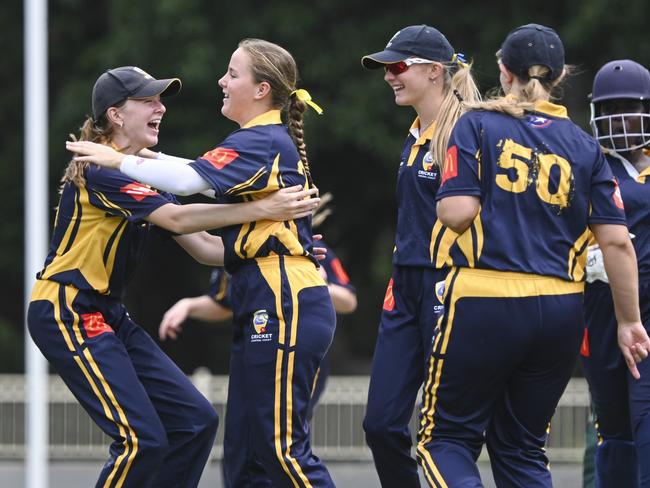 QUEANBEYAN, AUSTRALIA. DECEMBER 19, 2023: 26 Scarlett Sheridan (Bowling). Central Coast U16 (Fielding)(Blue/Yellow) vs North Coastal U16 (Batting)(Green/Gold) during the Mcdonald's Under 16 Female Country Championships at Brad Haddin Oval, Queanbeyan New South Wales. Picture: Martin Ollman