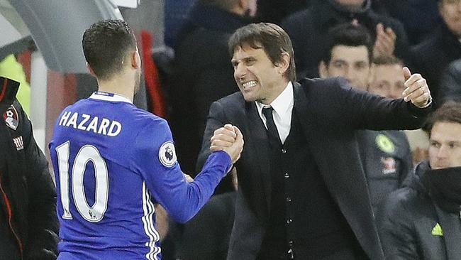 Chelsea's Eden Hazard (L) and Chelsea's team manager Antonio Conte.