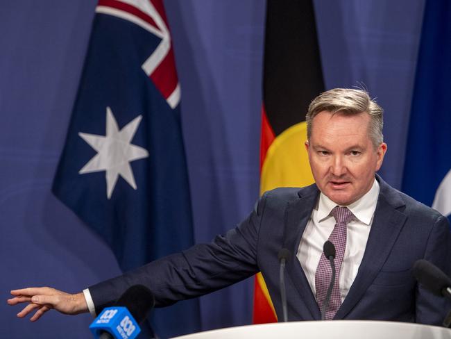 SYDNEY, AUSTRALIA. NewsWire Photos.December 13, 2024.Australian Federal Minister for Climate Change and Energy Chris Bowen holds a press conference in Sydney. Picture: NewsWire / Jeremy Piper