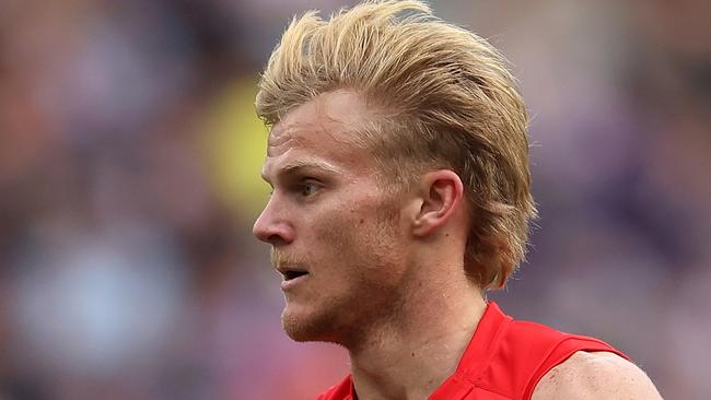 Rising Suns defender extends Gold Coast stay