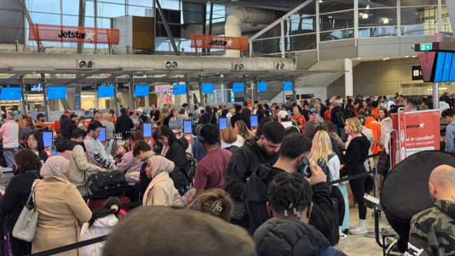 Sydney Airport on Friday during the outage. Picture: Twitter / @mwyres