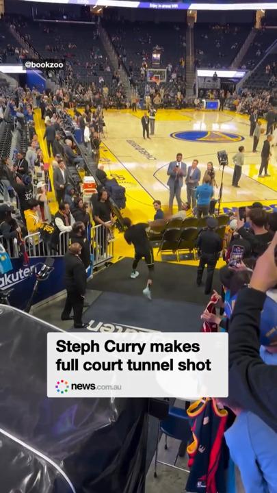 Steph Curry makes full court tunnel shot