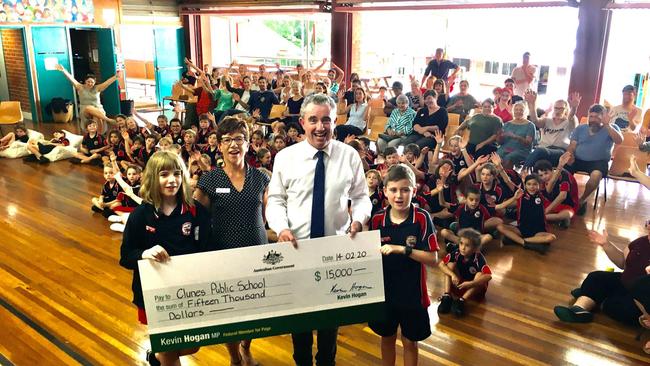 GRANT FUNDING: Kevin Hogan visited Clunes Public School to congratulate the student leaders for 2020. Photo: Kevin Hogan