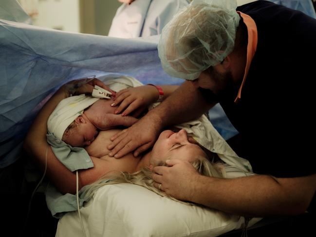 Kaylah Schuck with Darren and Harper. Picture: Alissa Macrae/New Life in Bloom Photography