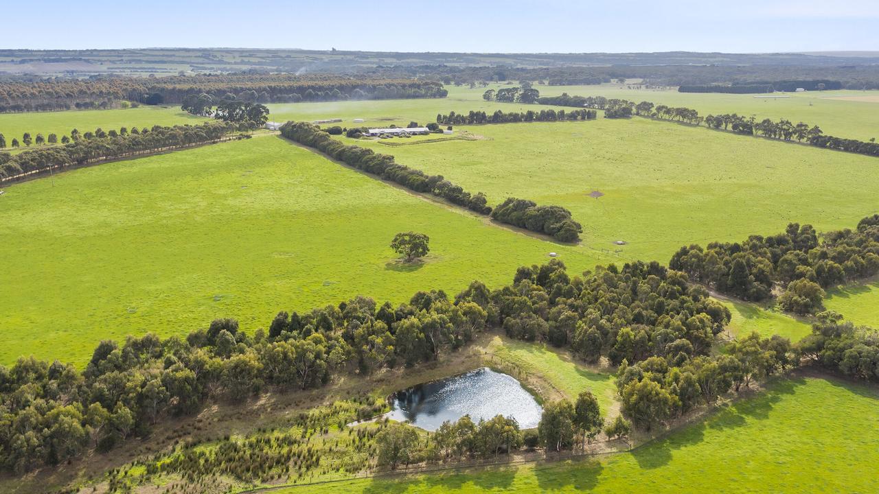 Victorian farm sells for more than $90k a hectare