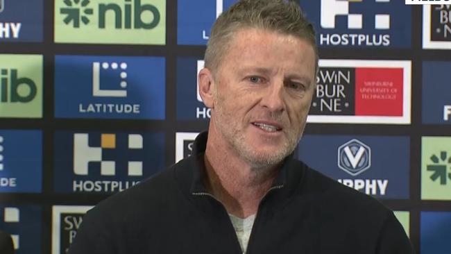 Fox Sports News showed the moment Damien Hardwick wiped away tears.