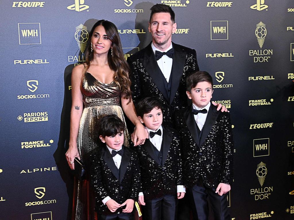Lionel Messi and Cristiano Ronaldo's internet-breaking picture has hidden  meaning behind it