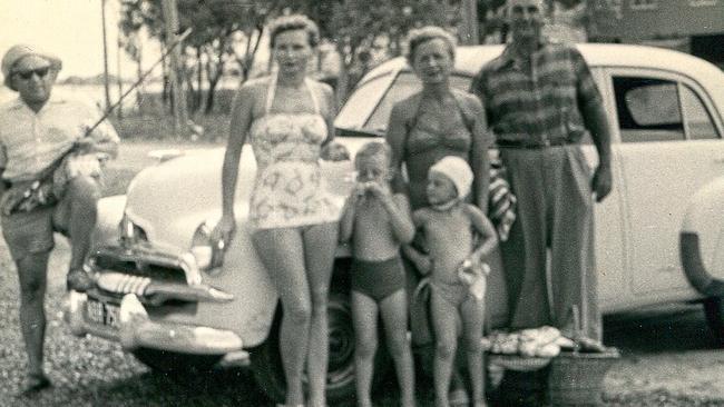 Left to right: Vladimir Petrov, Joan Doherty, Mark Doherty, ‘Peewee’ (Evdokia) Petrov with Sue-Ellen and an unidentified ASIO officer on their Gold Coast holiday.