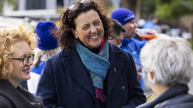 MELBOURNE, AUSTRALIA - MAY 18: Independent candidate for Kooyong Monique Ryan speaks to voters at a pre-polling centre in Hawthorn on May 18, 2022 in Melbourne, Australia. Independent Monique Ryan is standing for the seat of Kooyong, which is currently held by federal treasurer and Liberal MP Josh Frydenberg. The Australian federal election will be held on Saturday 21 May 2022. (Photo by Daniel Pockett/Getty Images)