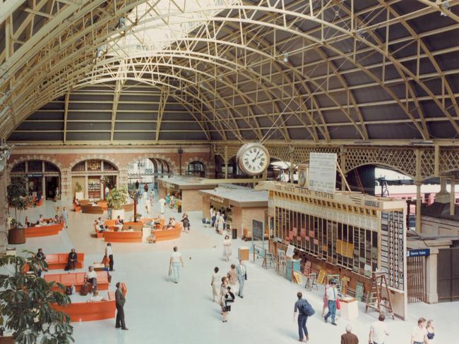 Remember those plastic seats? The interior Central Railway station concourse, Sydney 1981, Picture: NSW State Archives