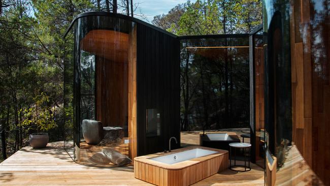 An immersive accommodation experience within Freycinet National Park. Freycinet Lodge Coastal Pavilion offers a superb blend of natural simplicity and ultimate comfort. credit: Alastair Bett escape 31 january 2021 My life in travel Kirsha Kaechele