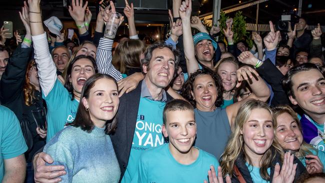 Monique Ryan celebrates alongside family and a sea of teal supporters.