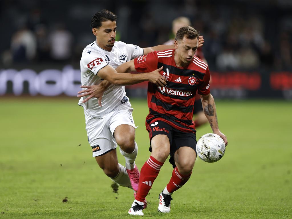 Victory’s Daniel Arzani competes with Alex Gersbach for possession. Picture: Getty Images
