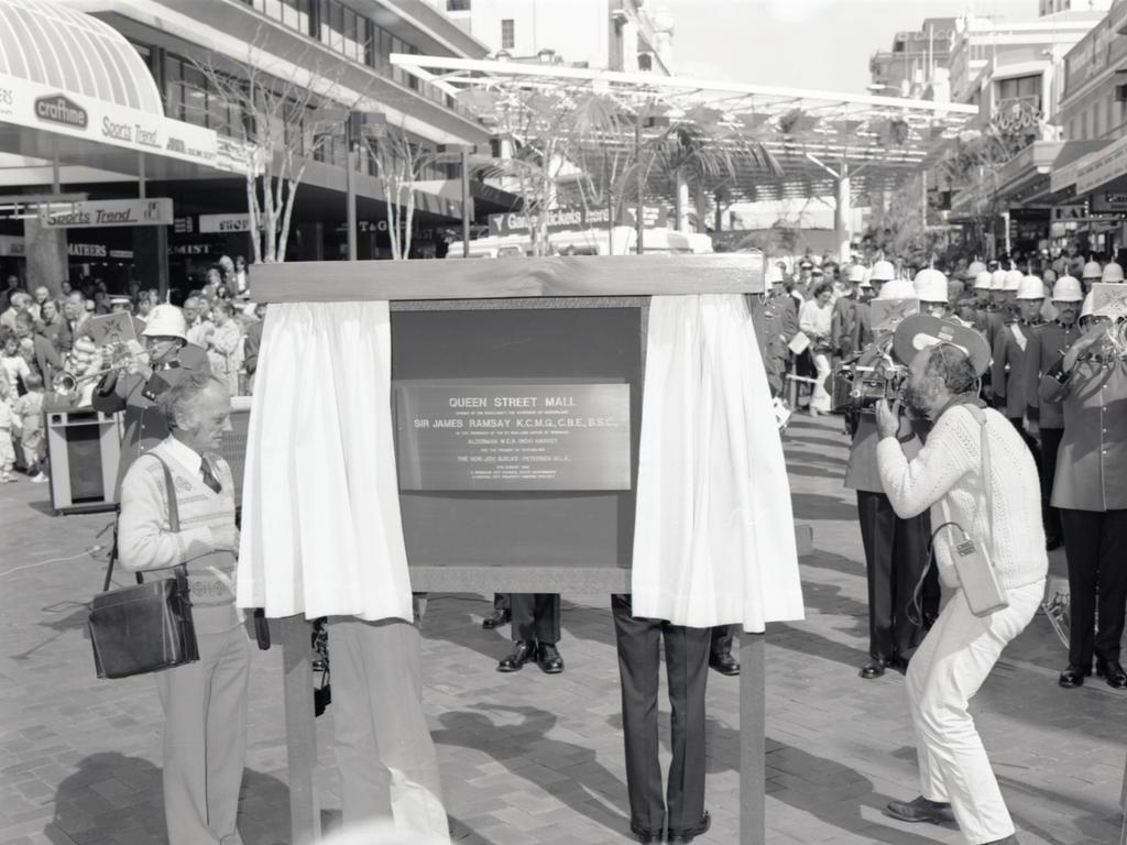 The Queen Street Mall is officially opened in 1982.