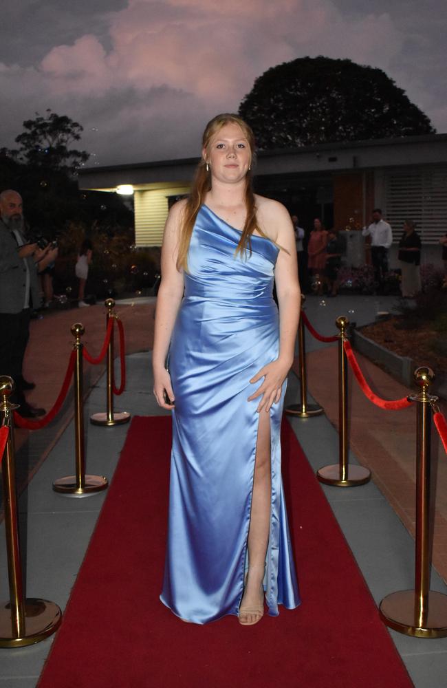 Students arrive at Noosa District State High School formal.