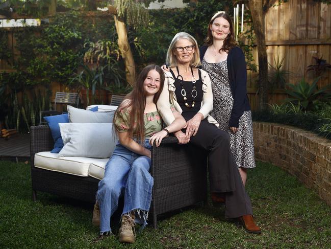 EMBARGO NETWORK FIRST USE ONLY- NETWORK NEWS PREMIUM CONTENT: NO THE AUSTRALIAN/NO NEWS.COM/NO SKY NEWS DAILY TELEGRAPH 11TH OCTOBER 2022Pictured at their home in Balmain is Andrea Smith with her daughters Molly and Isla.Andrea was diagnosed 7 years ago with metastatic breast cancer. She says patients with cancer that has spread are locked out of support groups available to early stage cancer patients.Picture: Richard Dobson