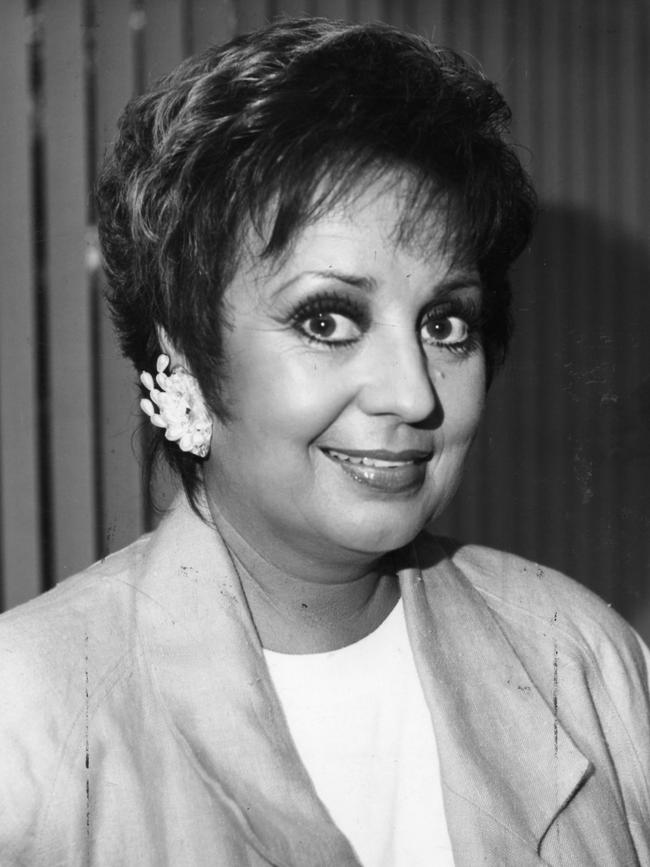 1989: SA television personality Anne Wills, circa 1989.