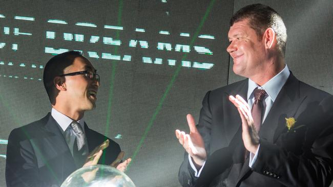 Lawrence Ho (L) and James Packer in 2013.