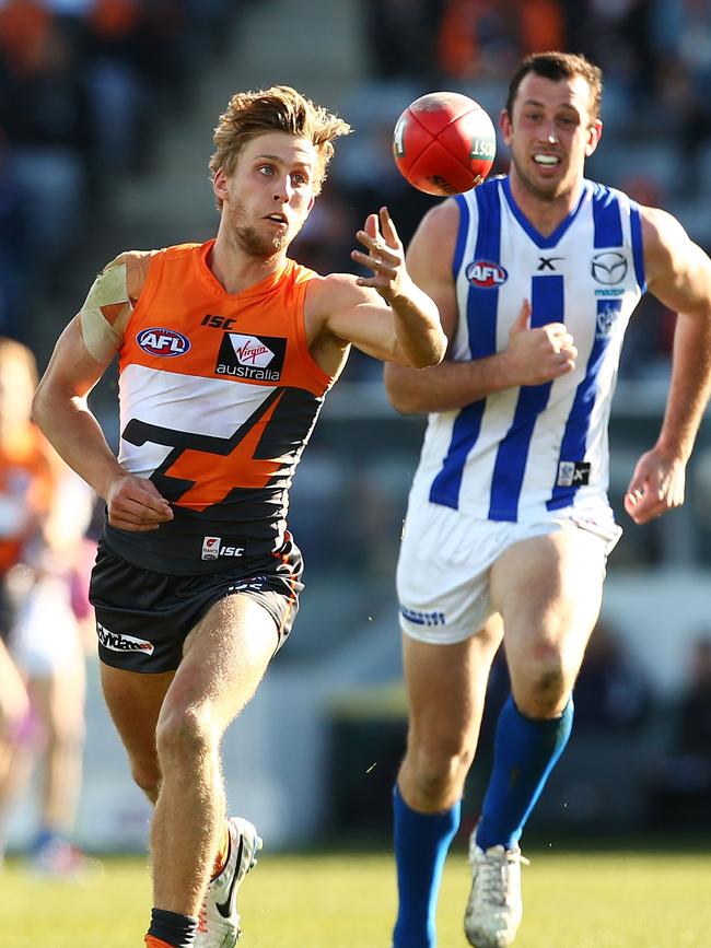 Jonathan O’Rourke gathers possession during his time with GWS Gaints.