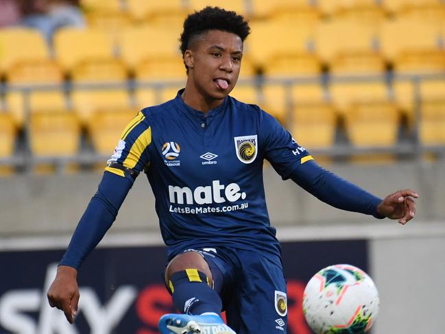 Samuel Silvera of the Mariners during the Round 13 A-League match between the Wellington Phoenix and the Central Coast Mariners at SKY Stadium in Wellington, New Zealand, Saturday, January 4, 2020. (AAP Image/SNPA, Ross Setford) NO ARCHIVING, EDITORIAL USE ONLY