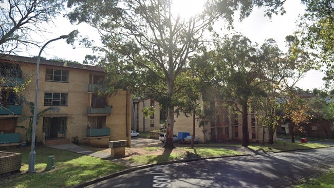 The allegedly robbery took place at a unit block on Johanson Cres, Mangerton. Picture: Google Maps