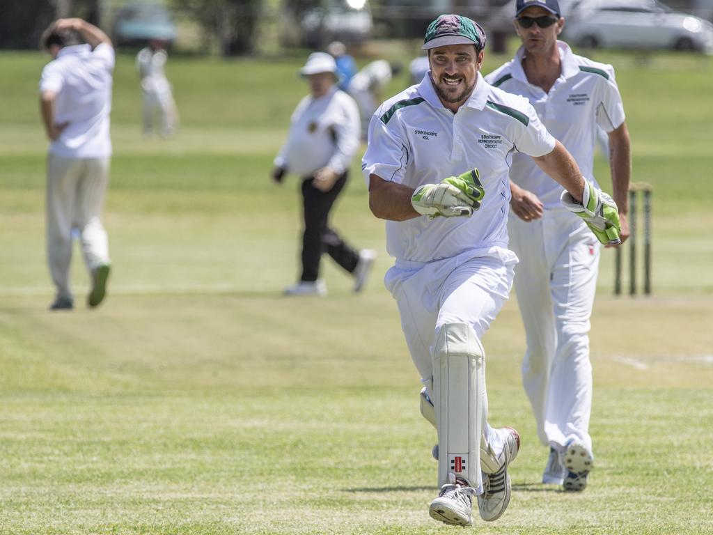 Stanthorpe keeper Ben Staley chases down a delivery. Mitchell Shield cricket, Toowoomba Reps vs Stanthorpe. Sunday. 17th Jan 2021