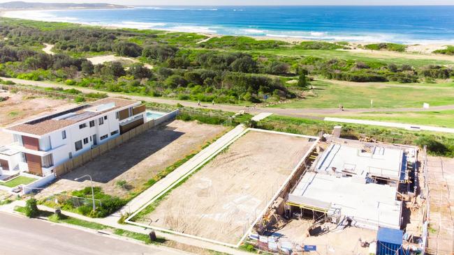 A prime foreshore black at Greenhills Beach has sold for $3.3 million.