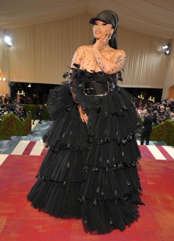 nicki minaj met gala 2022 outfit red carpet burberry - Black 'Theo