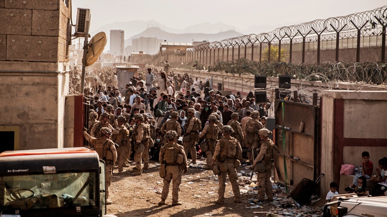 Afghans stranded outside Kabul airport in their thousands as Biden refuses extension