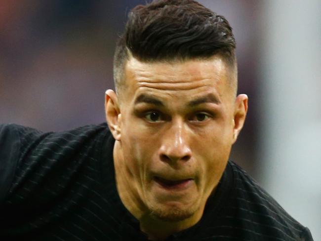 LONDON, ENGLAND - SEPTEMBER 20: Sonny Bill Williams of the All Blacks makes a break during the 2015 Rugby World Cup Pool C match between New Zealand and Argentina at Wembley Stadium on September 20, 2015 in London, United Kingdom. (Photo by Phil Walter/Getty Images)