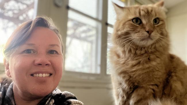 Dubbo resident Julie Power and her cat Hank. Picture: Supplied