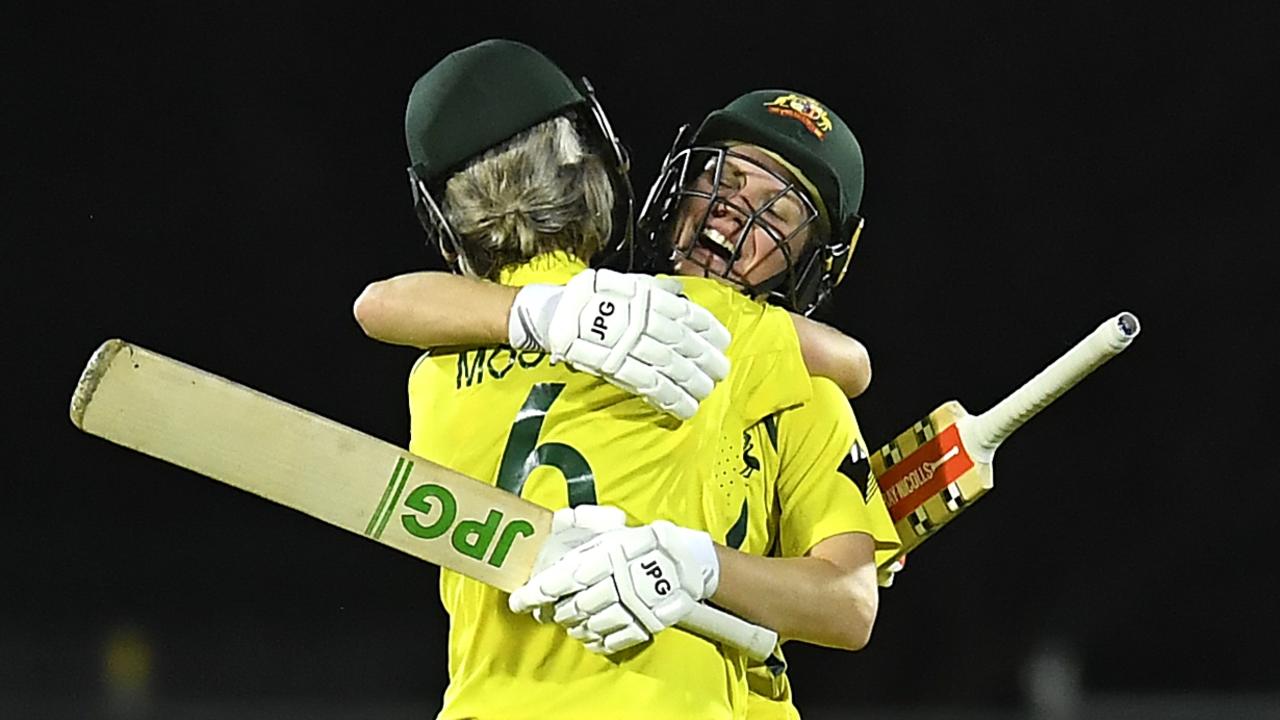 The Aussies recorded the most nailbiting victory of their 26-game streak. (Photo by Albert Perez/Getty Images)