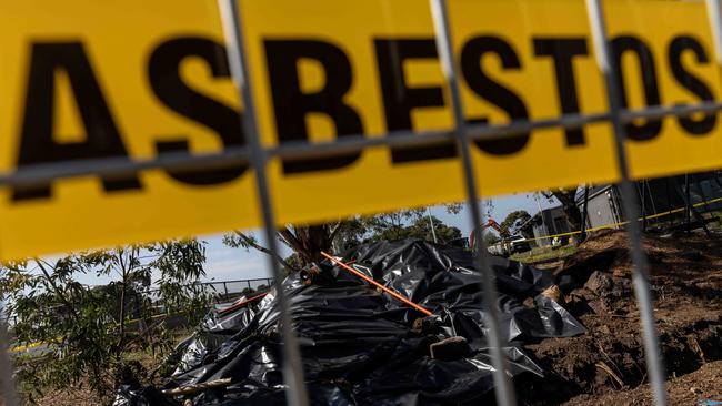 MELBOURNE, AUSTRALIA - NCA NewsWire Photos - 5 APRIL 2024: Fencing and warning tape seen around playground equipment at a park where asbestos has been found at Hosken Reserve in Coburg. Picture: NCA NewsWire / Diego Fedele