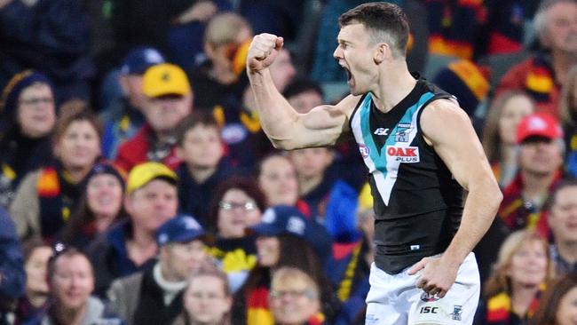 Robbie Gray celebrates a goal.