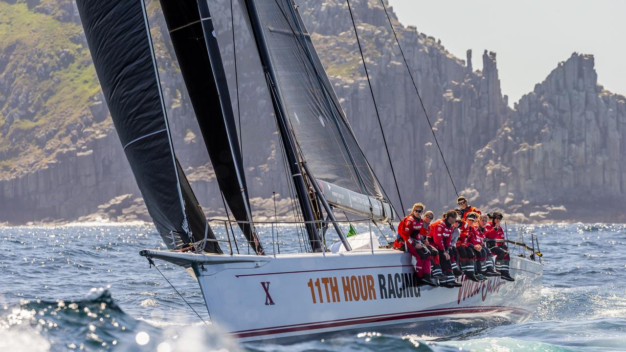 Sydney-Hobart: All-female crew let down by torn spinnaker