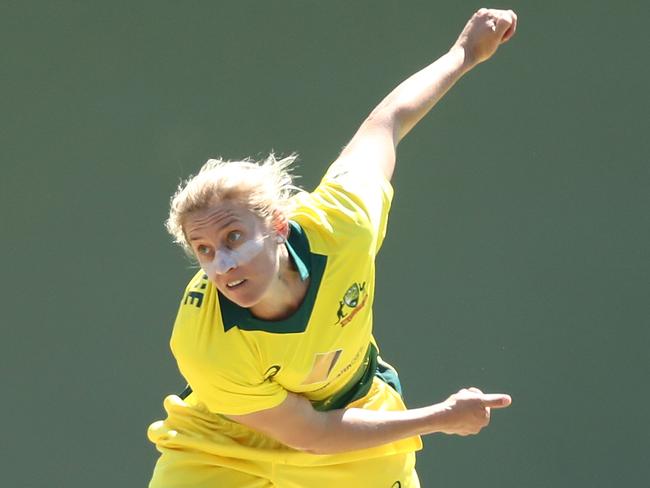 Kimmince sends one down for the Southern Stars last year. Picture: Mark Metcalfe/Getty Images